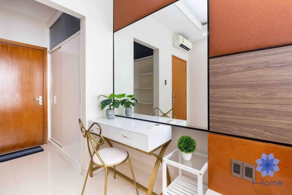 Apartment For Rent Near Airport. W/Free Gym & Pool Ho Chi Minh City 0*,