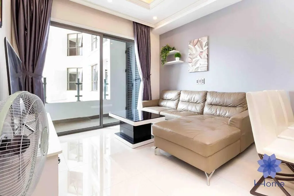 Apartment For Rent Near Airport. W/Free Gym & Pool Ho Chi Minh City
