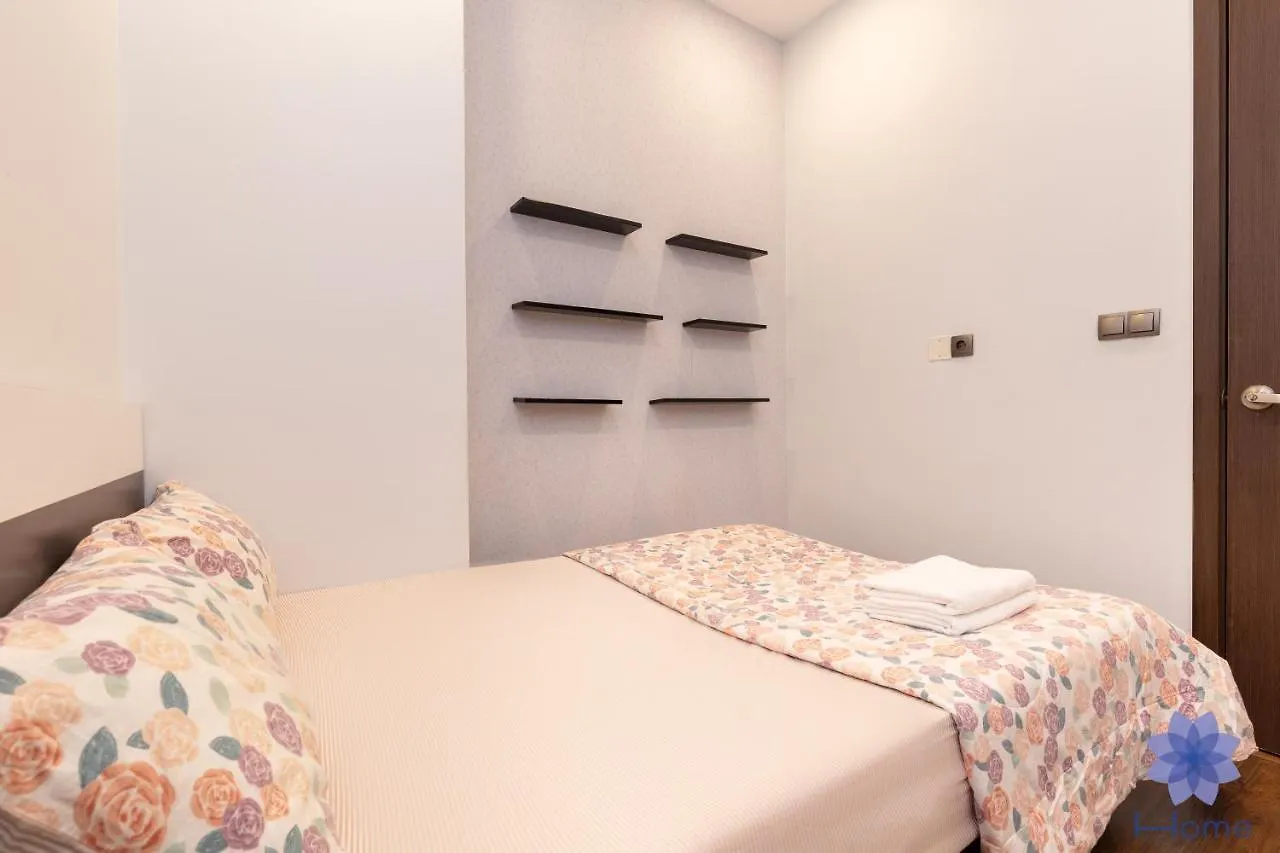 Apartment For Rent Near Airport. W/Free Gym & Pool Ho Chi Minh City