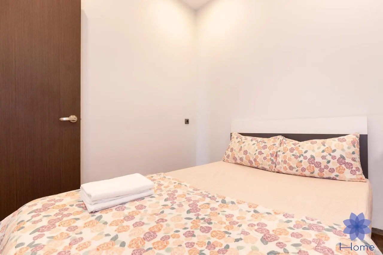 Apartment For Rent Near Airport. W/Free Gym & Pool Ho Chi Minh City 0*,